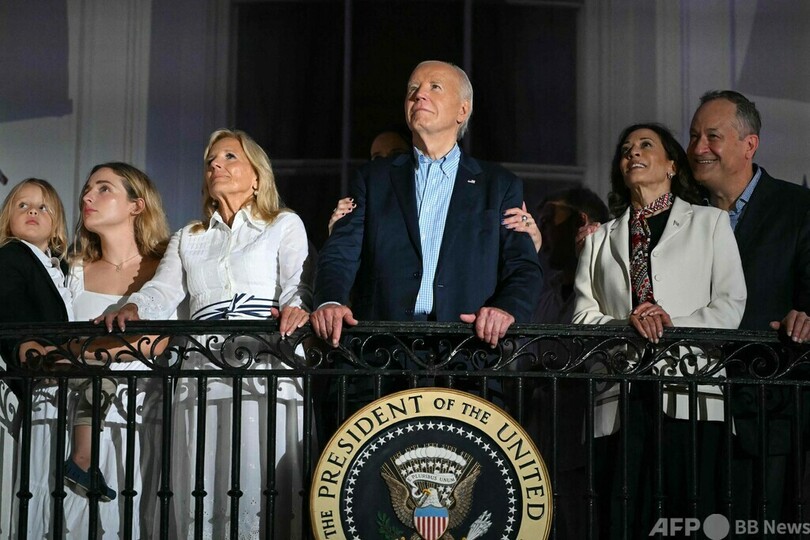 バイデン氏、選挙戦継続を表明 党内からの撤退圧力強まる中