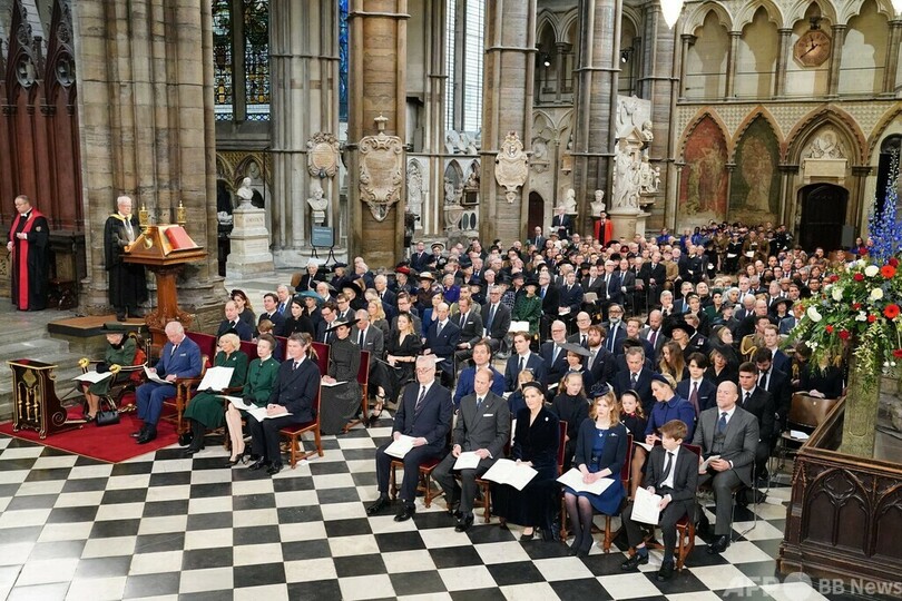 フィリップ殿下の追悼式に出席 英女王