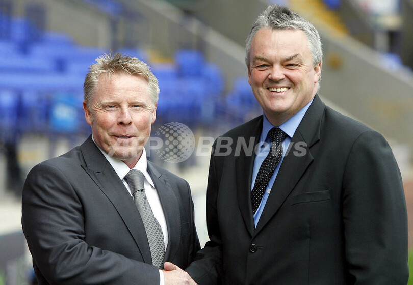 ＜サッカー プレミアリーグ＞ボルトン・ワンダラーズ サミー・リー氏の監督就任会見を行う - 英国