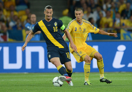 シェフチェンコの2得点でウクライナが逆転勝利、サッカー欧州選手権