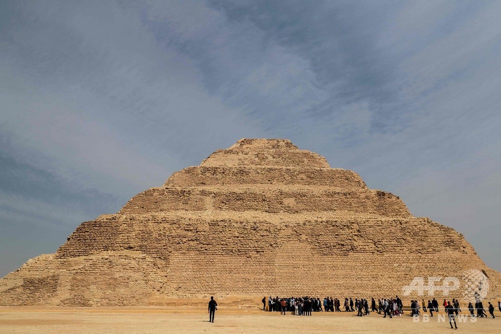 国際ニュース：AFPBB News「階段ピラミッド」再公開、修復完了で エジプト
