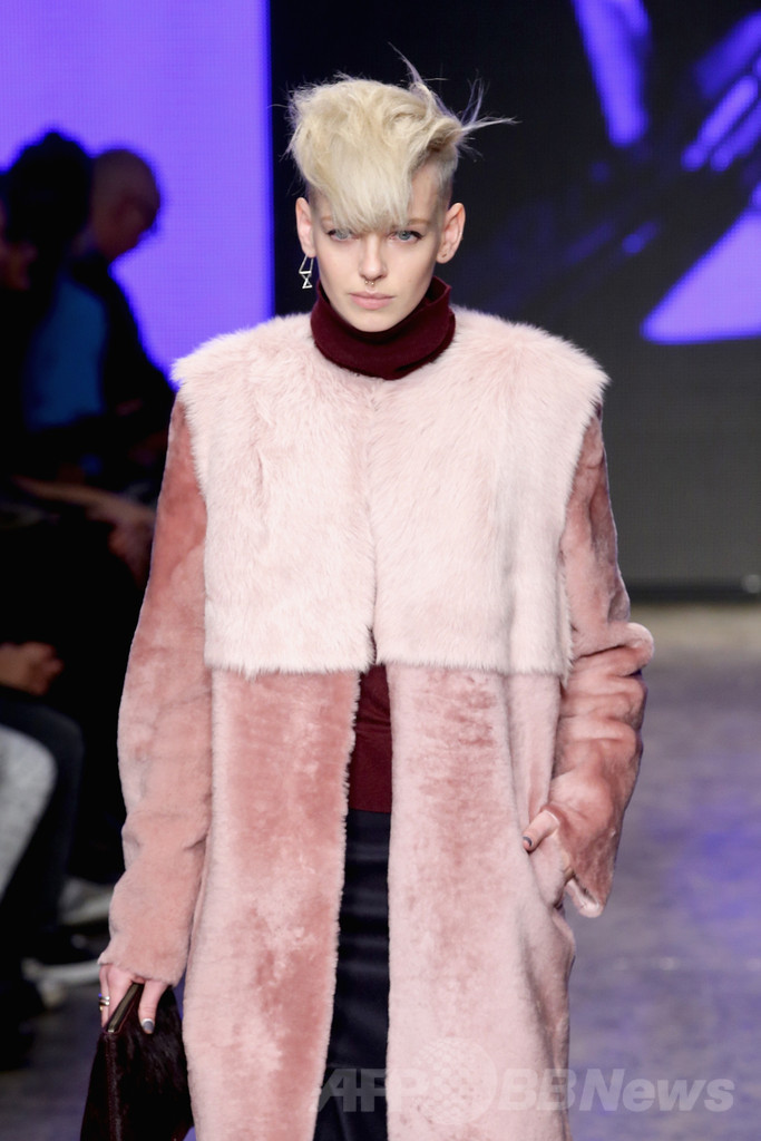 ＜14/15年秋冬NYコレクション＞DKNY