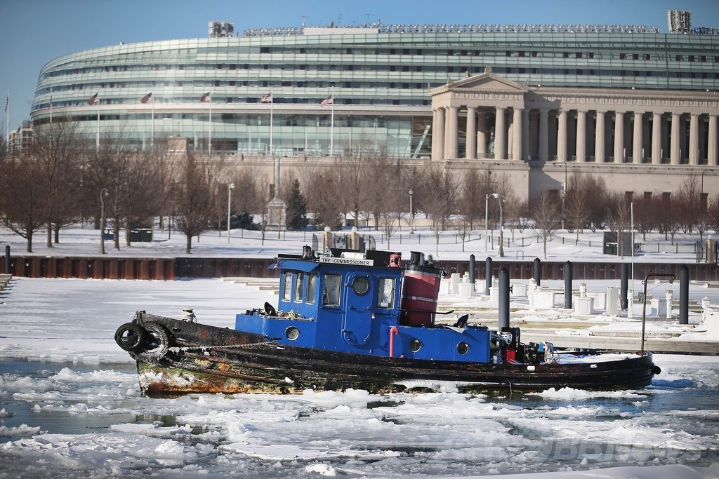 米北東部に吹雪、政府機関など閉鎖