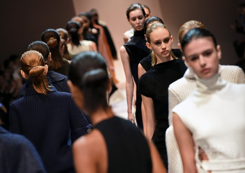 ヴィクトリア・ベッカム、ファッションウィークのフィナーレ飾る