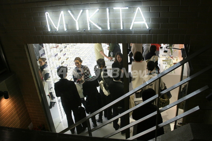 SATC2でサラが着用、ファッションピープルも大注目のMYKITA