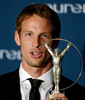 ローレウス・ワールド・スポーツ・アワード（%%2010 Laureus World Sports Awards%%）の授賞式が10日、アラブ首長国連邦のアブダビ（Abu Dhabi）で開催され、男子年間最優秀選手には陸上競技のウサイン・ボルト（%%Usain Bolt%%、ジャマイカ）、女子年間最優秀選手にはテニスのセレーナ・ウィリアムス（%%Serena Williams%%、米国）が選出された。ボルトの受賞は2年連続2度目。

　写真はブレークスルー賞に選出されたF1ドライバーのジェンソン・バトン（%%Jenson Button%%）。（2010年3月10日撮影）(c)AFP/MARWAN NAAMANI