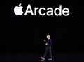 米カリフォルニア州クパチーノでアップルが開いたイベントで登壇したティム・クック最高経営責任者（2019年9月10日撮影）。(c)Josh Edelson / AFP