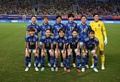 第19回アジア競技大会、サッカー女子準決勝、中国対日本。試合前の写真撮影に臨む日本の選手（2023年10月3日撮影）。(c)Jung Yeon-je/ AFP