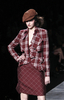 フランス・パリ市内で発表されたクリスチャン ディオール（Christian Dior）の10/11年秋冬コレクション（2010年3月5日撮影）。(c)AFP/Francois Guillot