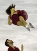 15-16フィギュアスケート、グランプリ（GP）ファイナル、ペア・ショートプログラム（SP）。演技に臨むメーガン・デュアメル/エリック・ラドフォード組（2015年12月10日撮影）。(c)AFP/LLUIS GENE