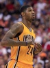 13-14NBAプレーオフ・イースタンカンファレンス準決勝（7回戦制）第4戦、ワシントン・ウィザーズ（Washington Wizards）対インディアナ・ペイサーズ（Indiana Pacers）。3ポイントシュートを決めて喜ぶインディアナ・ペイサーズのポール・ジョージ（Paul George、2014年5月11日撮影）。(c)AFP/Getty Images/Rob Carr