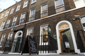 英ロンドン市内にあるチャールズ・ディケンズ博物館（Charles Dickens Museum、2012年2月6日撮影）。(c)AFP/CARL COURT