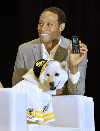 ソフトバンク、夏モデル19機種を発表 白戸家のお父さんも登場