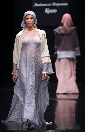 ＜08/09年秋冬モスクワ・コレクション＞オルガ・デッフィら、新作を発表