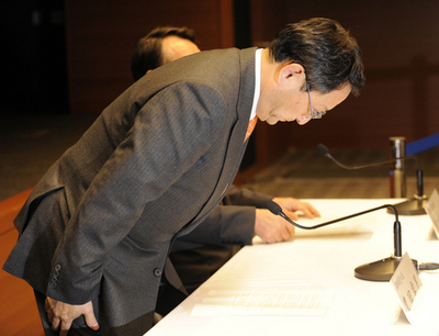 トヨタ社長が陳謝、「プリウス」のブレーキ不具合問題で