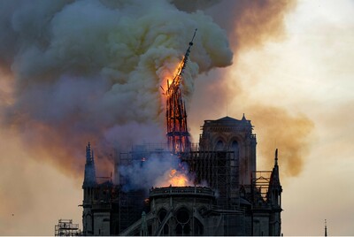 ノートルダム大聖堂、尖塔は元の姿に 仏大統領が再建案承認