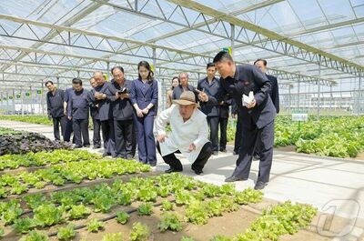 5か月で15回随行の異常ペース…ミサイル発射にも立ち会う金正恩総書記の娘、写真から読み解く「内部地位」変化