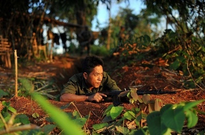 ミャンマー軍がカチン武装勢力に空爆、国際社会が批判