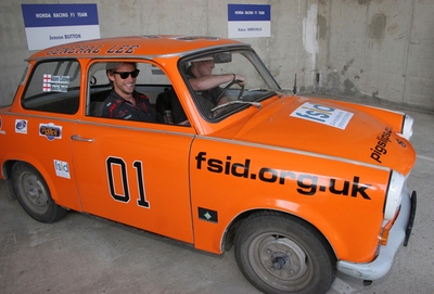 バトンとバリチェロがトラバントに試乗