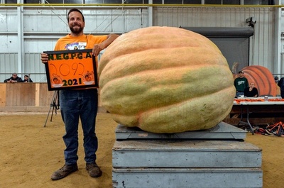 優勝は950キロ！ 米カボチャコンテスト 
