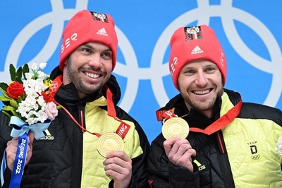 北京五輪リュージュ、ドイツの金独占続く 2人乗り3連覇