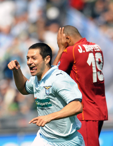 ラツィオ ホームでローマ・ダービーを制す