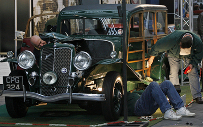 独西部でクラシックカーの見本市