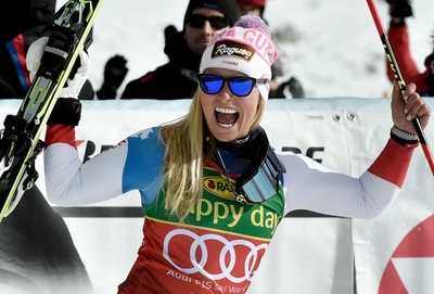 女王グート、開幕戦の大回転制覇 アルペンスキーW杯