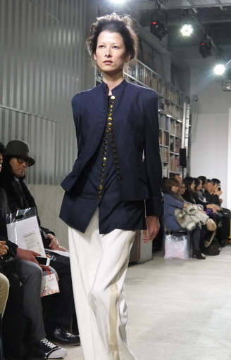 「ハオリ・ドゥ・ティティ」デビューコレクション、時代や様式にとらわれない大人のための服