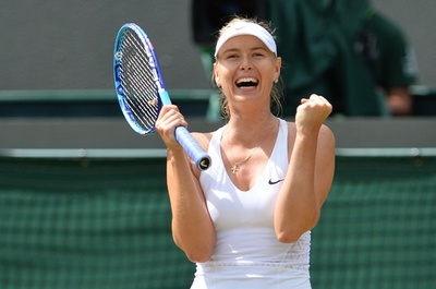シャラポワ、苦しみながらもベスト8進出 ウィンブルドン選手権