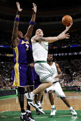 ＜06-07NBA＞セルティックス レイカーズに敗れて10年振りに13連敗を喫す - 米国