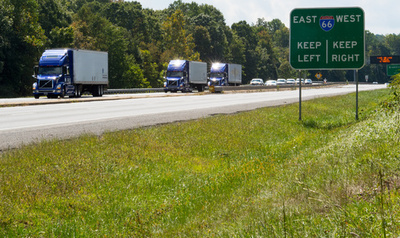 禁錮110年を10年に 米トラック事故、批判受け運転手減刑