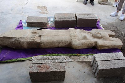 果樹園から女性の彫像出土、後古典期のものか メキシコ