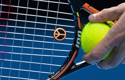 仏人ペア、ATPファイナルで連続襲撃事件の犠牲者を追悼