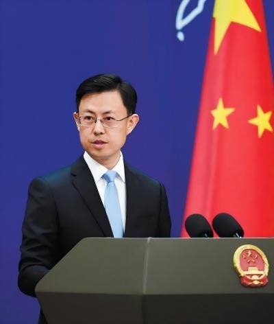 中国外交部、新しい報道官デビュー