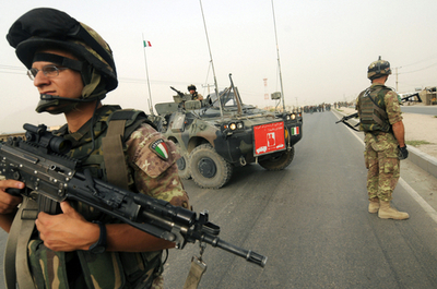 イタリア軍がタリバンを買収？そのせいで仏兵士が死亡と英紙