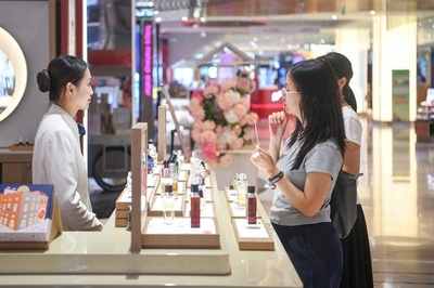 中国海南島で離島免税新制度実施 初週の売上額120億円突破