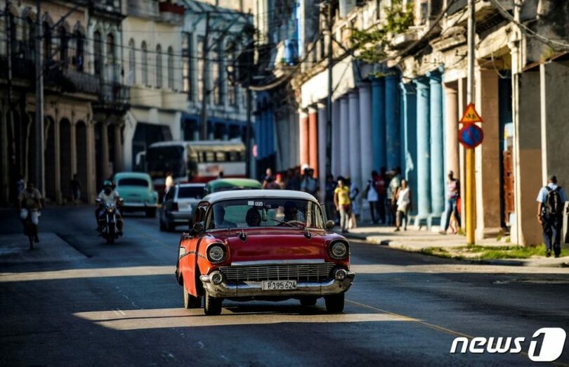 キューバを象徴するオールドカー(c)AFP/news1