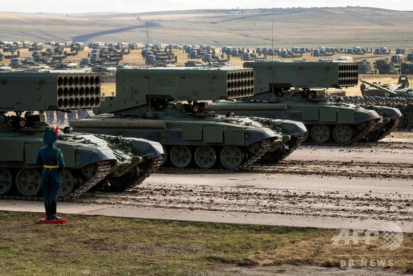 ロシア「史上最大」の軍事演習、中国・モンゴル軍とパレード