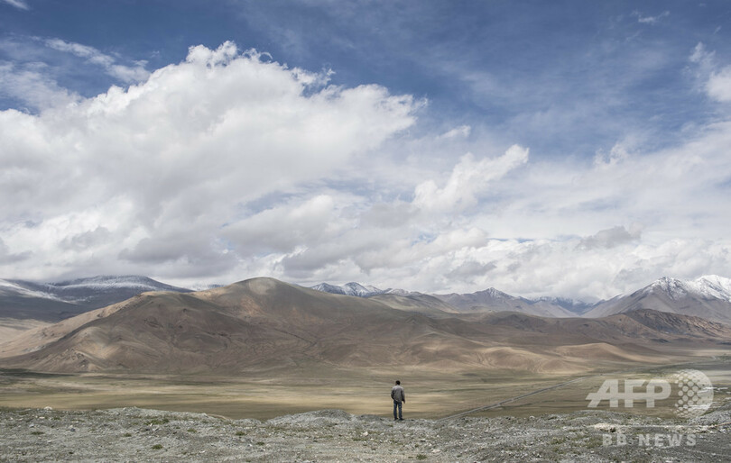 豚肉を食べて酒を飲む「別人」に、解放されたウイグル人妻たち 中国