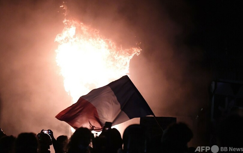 新治安法案への大規模抗議デモ、治安部隊と衝突も フランス