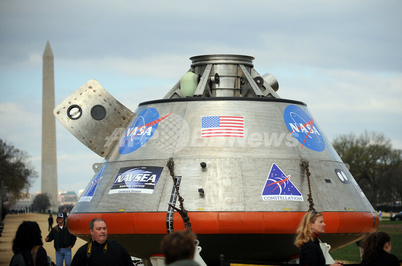 新型有人宇宙船「オリオン」の実物大模型、米ワシントンで公開