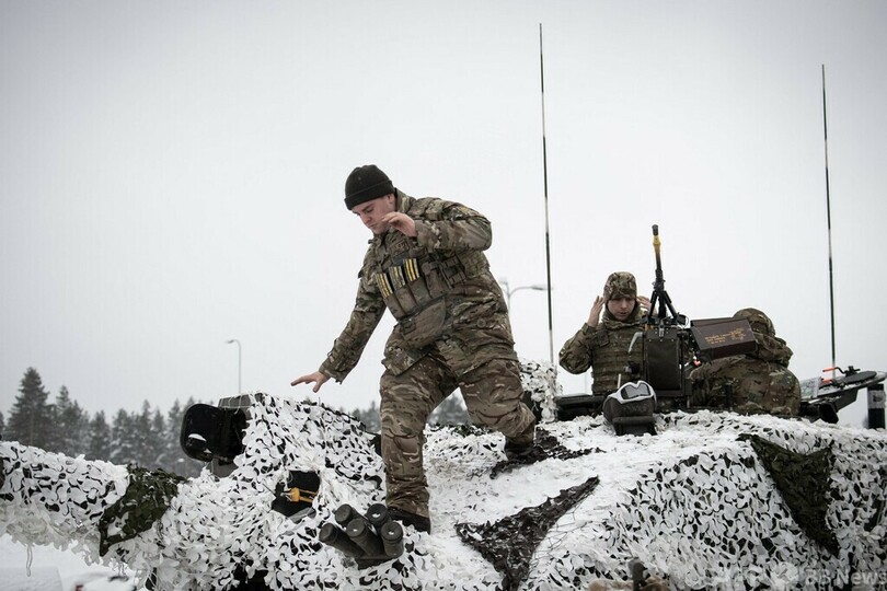 NATO、積雪寒冷地で演習 エストニアのロシア国境付近