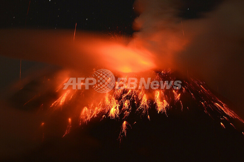 南米トゥングラウア火山が噴火 写真15枚 国際ニュース Afpbb News