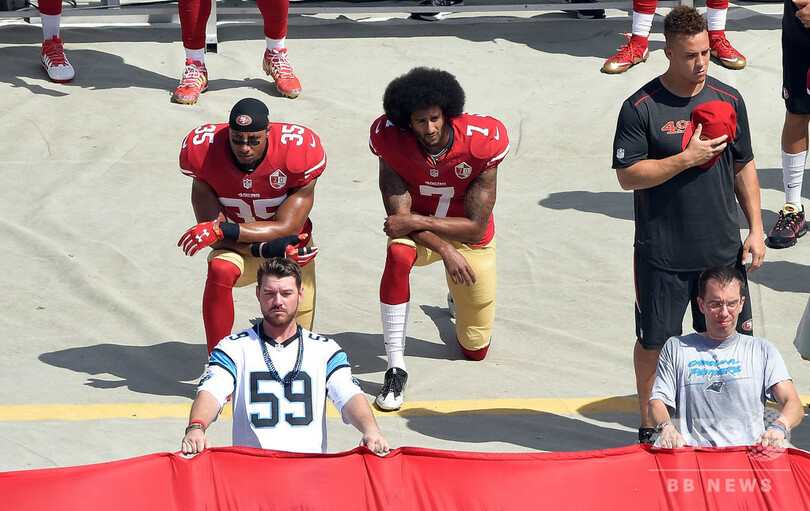 トランプ大統領がNFLに疑問呈す、膝つき抗議への方針転換に