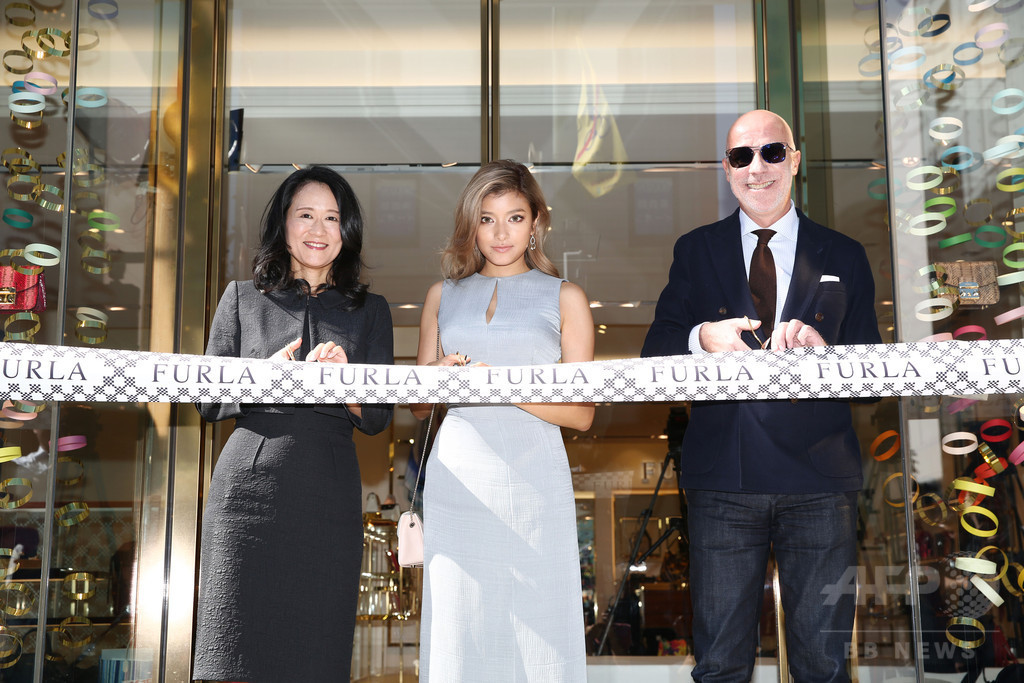 ローラ、「FURLA 銀座店」リニューアルオープンイベントに出席