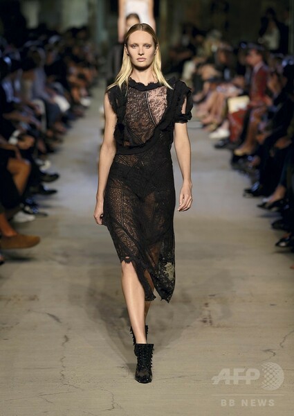 「ジバンシィ」16年春夏コレクション