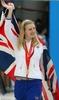 北京五輪競泳・女子800メートル自由形を制し、表彰式に臨む英国のレベッカ・アドリントン。（2008年8月16日撮影）(c)AFP/GREG WOOD