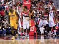 13-14NBAプレーオフ・イースタンカンファレンス準決勝（7回戦制）第4戦、ワシントン・ウィザーズ（Washington Wizards）対インディアナ・ペイサーズ（Indiana Pacers）。得点を挙げて喜ぶインディアナ・ペイサーズのランス・スティーブンソン（Lance Stephenson、左、2014年5月11日撮影）。(c)AFP/Getty Images/Rob Carr