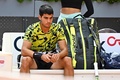 テニス、マドリード・オープン、男子シングルス2回戦。ベンチに座るカルロス・アルカラス（2023年4月28日撮影）。(c)JAVIER SORIANO / AFP